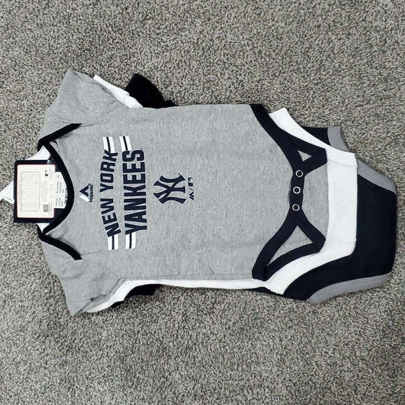 MLB Yankees Navy and Gray Kids Bodysuit - Picture 3 of 4